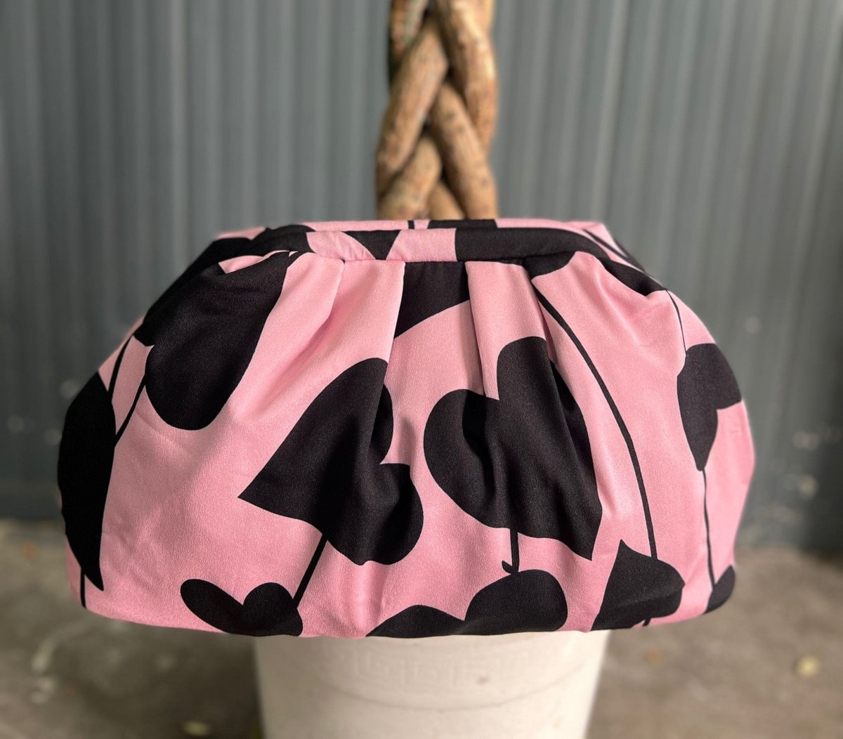 Borsa Clutch Donna in Tessuto Rasato con Tracolla a Catena - immagine 3