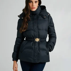 Piumino Corto con Cappuccio e Cintura Elastica