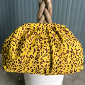 Borsa Clutch Donna in Tessuto Rasato con Tracolla a Catena