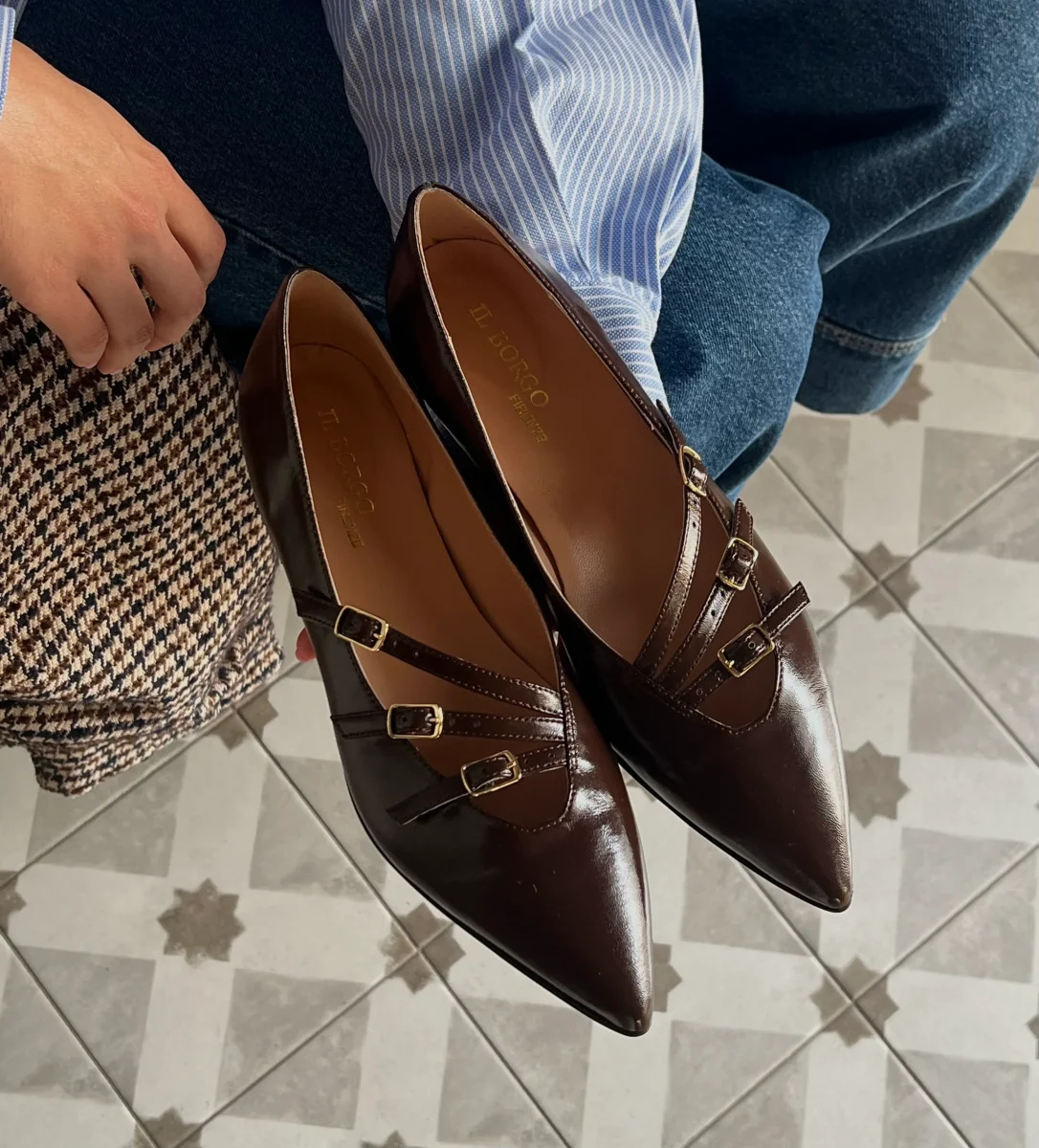 Scarpa bassa con triplo cinturino - immagine 8