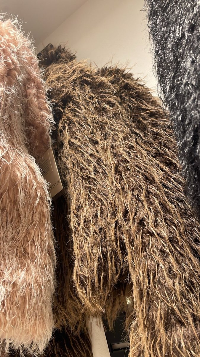 Ecofur a pelo riccio e lungo-modello crop con collo-foderata - immagine 2