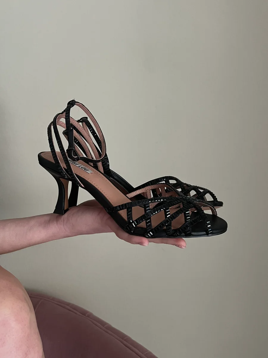 Sandalo cristalli con il tacco nero