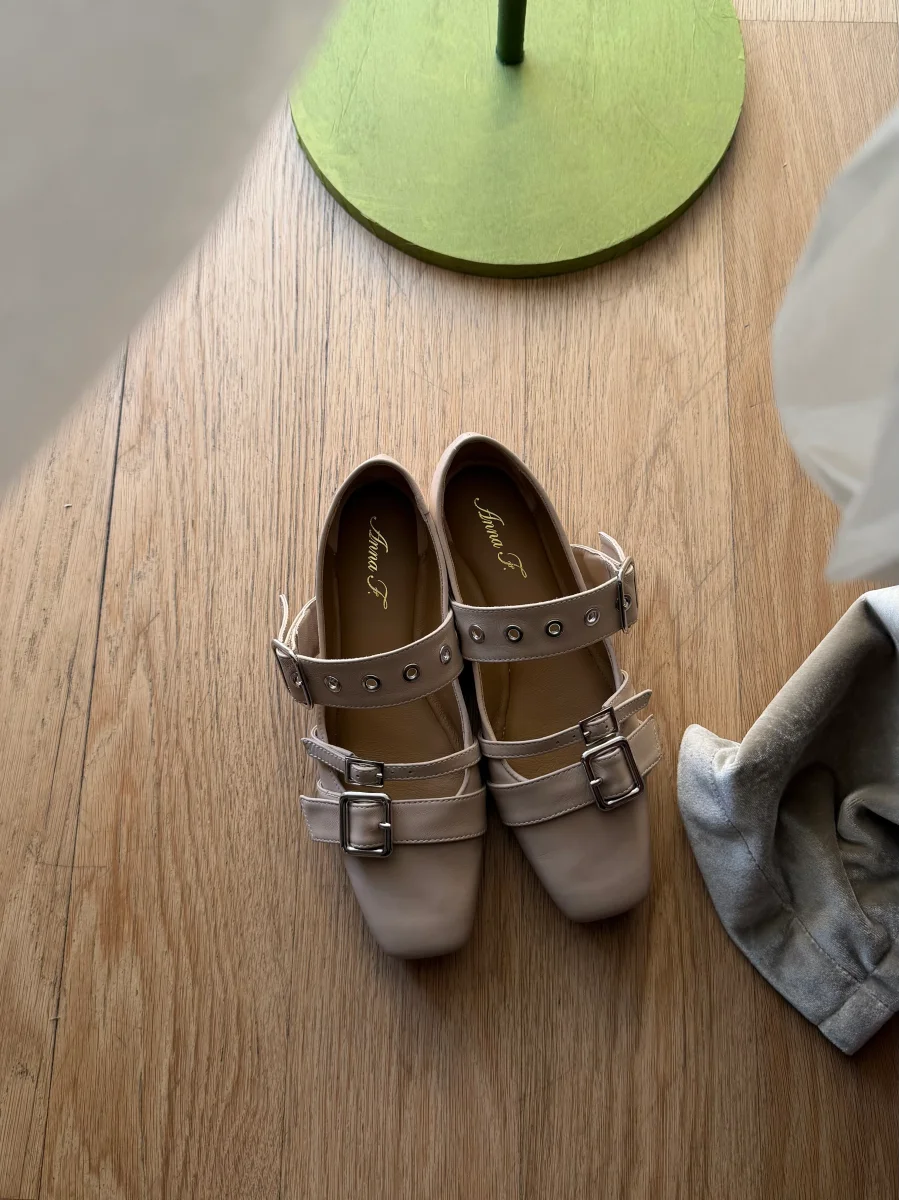 Mary Jane nappa gesso con fibbie - immagine 7