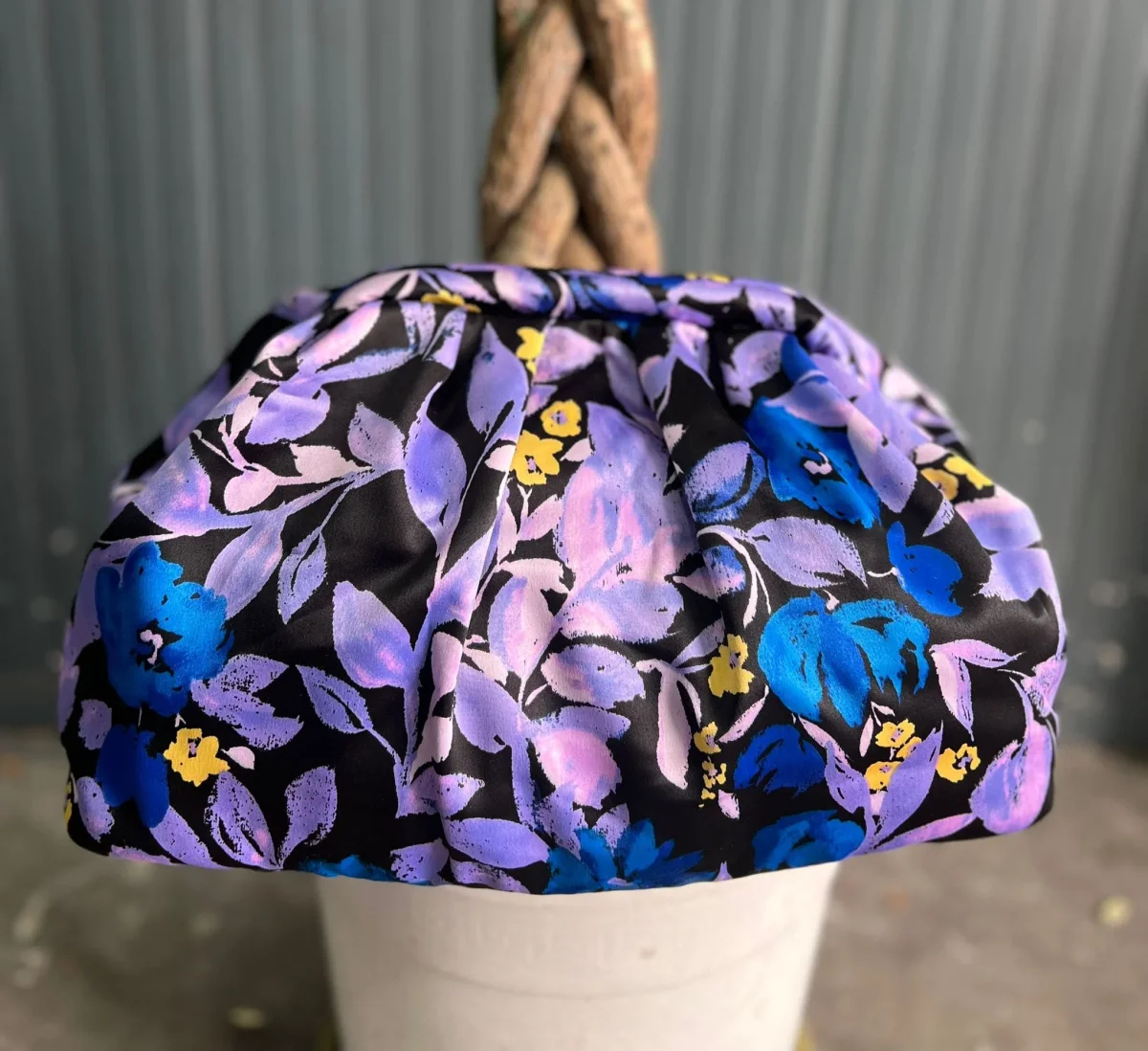 Borsa Clutch Donna in Tessuto Rasato con Tracolla a Catena - immagine 6