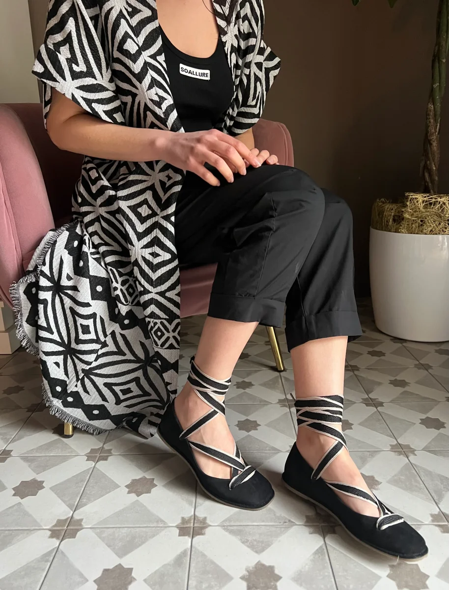 Ballerina in camoscio con laccio - immagine 9