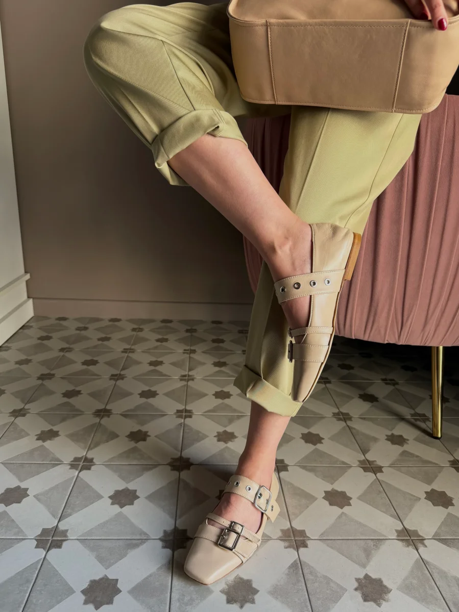 Mary Jane nappa gesso con fibbie - immagine 5