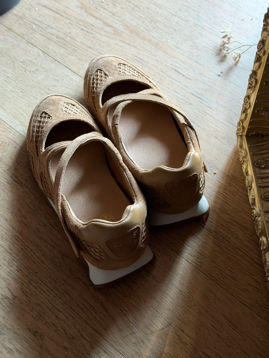 Mary Jane in camoscio con fondo in gomma - immagine 7