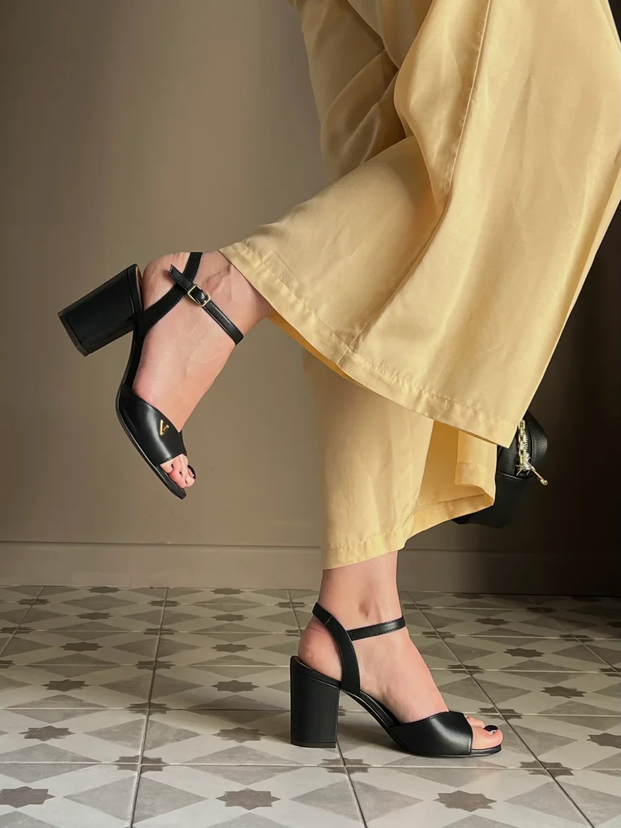 Sandalo in pelle Via Roma 15 nero - immagine 8