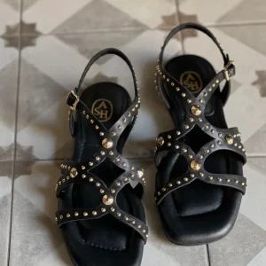 Sandalo in pelle Ash Ruby