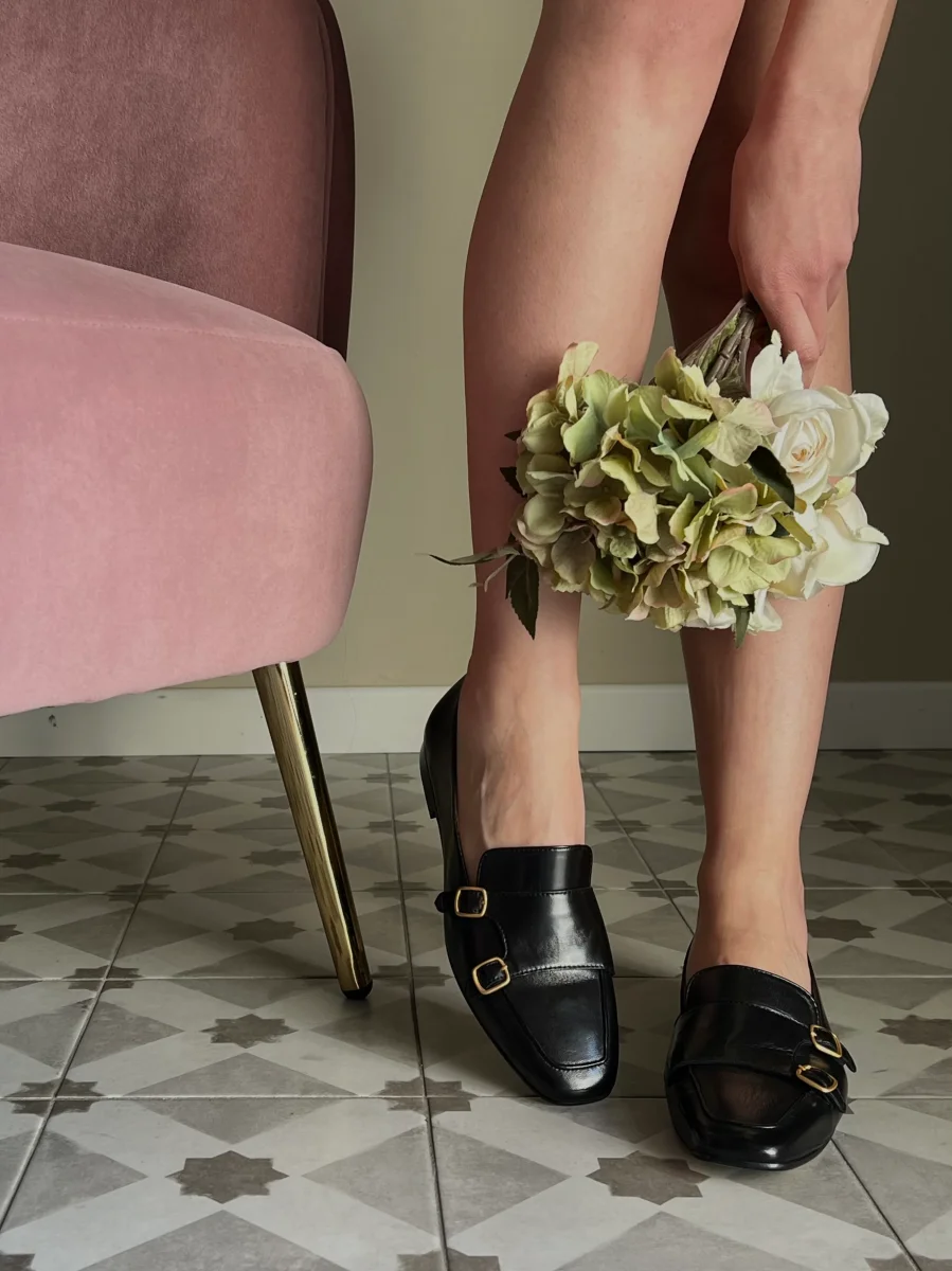 Scarpa con doppia fibbia - immagine 3