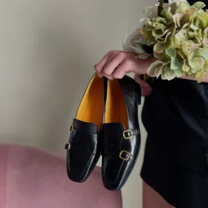 Scarpa con doppia fibbia