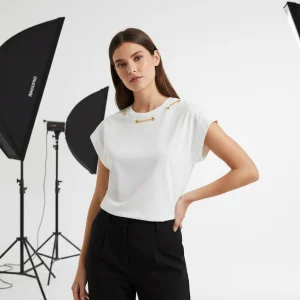 T-shirt Regular in Cotone con Occhielli e Catena nel Girocollo