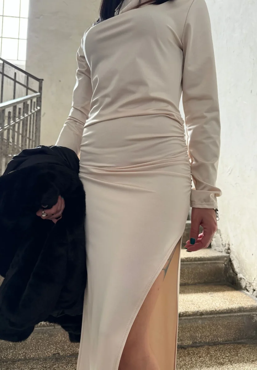 Abito lungo con ampio spacco - immagine 5