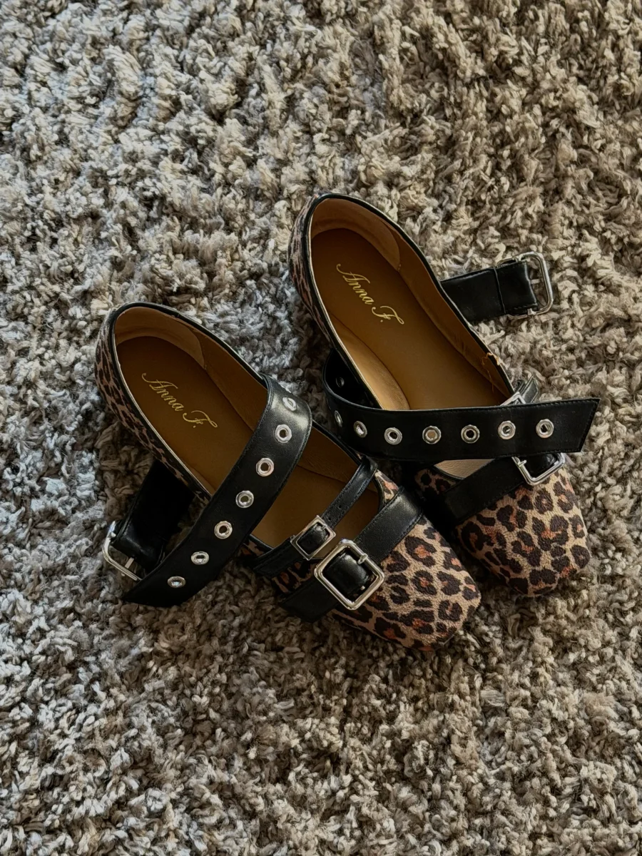 Mary Jane in camoscio maculato con fibbie a contrasto - immagine 7