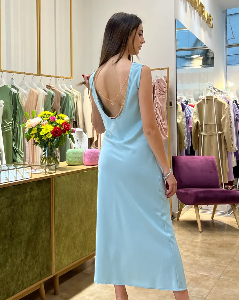 Abito "Azure Breeze" Abito lunghette in tessuto fluido con scollo drappeggiato d'avanti e scollatura profonda sul dietro - immagine 9