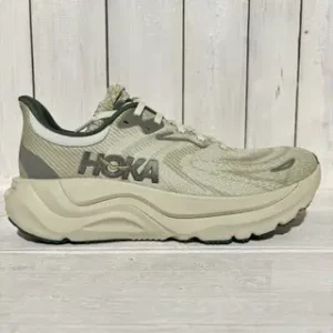 Hoka Arahi 8 M