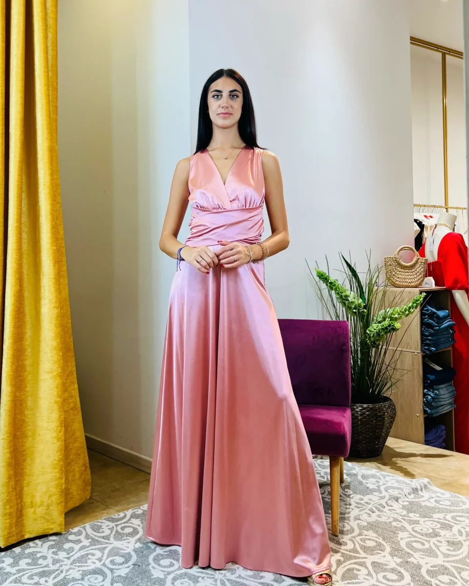 Abito "Emerald Glow". Abito lungo donna in jersey lucido, con scollo a V, drappeggiato in vita e gonna ampia. - immagine 9