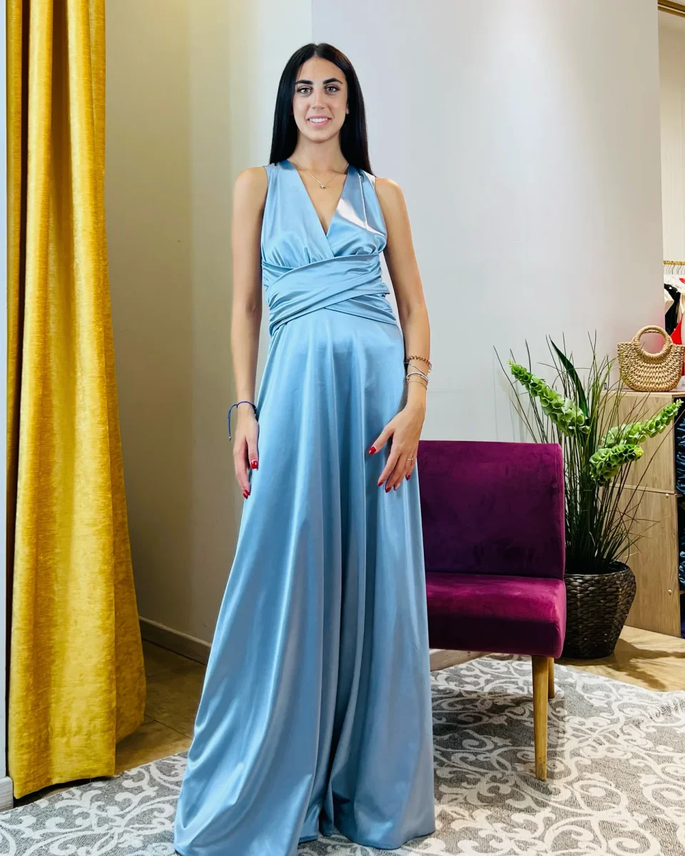 Abito "Emerald Glow". Abito lungo donna in jersey lucido, con scollo a V, drappeggiato in vita e gonna ampia. - immagine 8