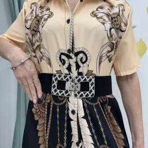 Cintura con fascia elastica e fibbia con strass