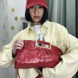 Borsa Donna in Similpelle Semi Lucida Modello Clutch – Elegante e Versatile