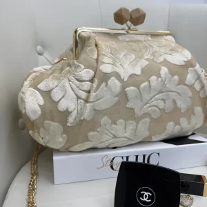 Clutch Maxi in Stoffa con Dettagli in Ciniglia – Fantasie Floreali, Maculate e Tropicali