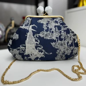 Borsa clutch blu con immagine witch