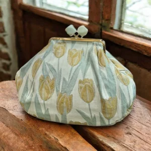 Borsa clutch in jacquard con tulipani beige