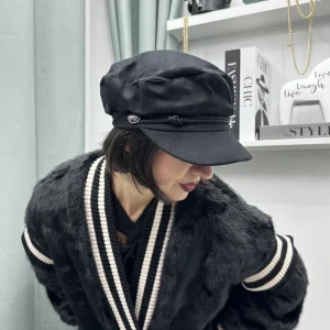 Cappello Baker Boy in panno da donna – regolabile con fascia elastica e visiera con cordoncino