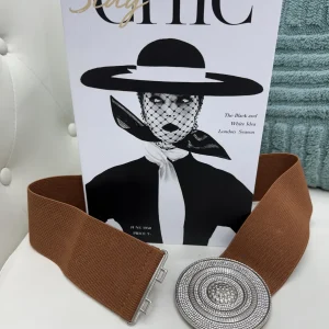 Cintura con fascia elastica e fibbia con strass