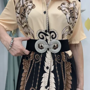 Cintura con fascia elastica e fibbia con strass