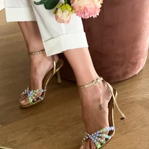 Sandalo con cristalli su tomaia trasparente