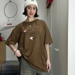 T-Shirt Comfy Casual Teddy con Ricamo e Applicazioni – Collezione Teddy