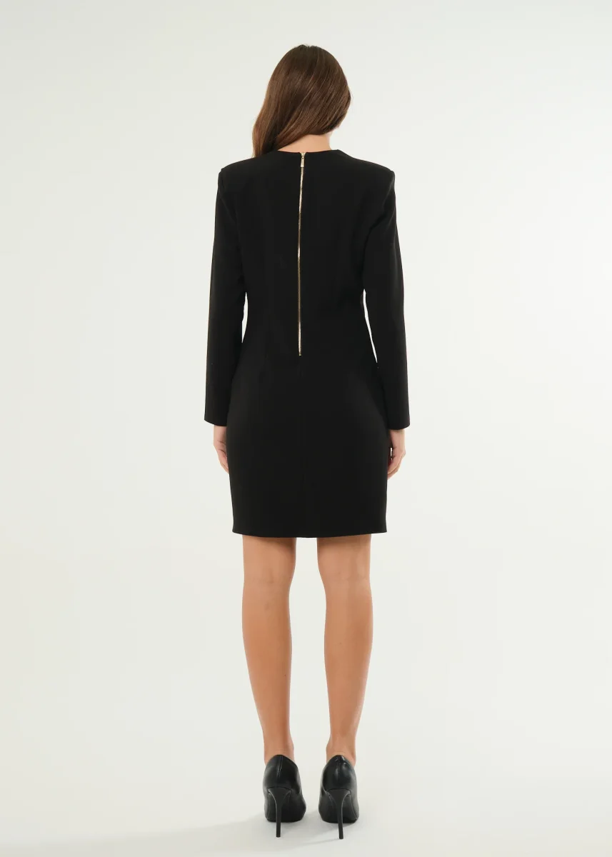 Abito tubino con dettagli su scollo - immagine 4