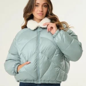 Piumino corto con colletto removibile